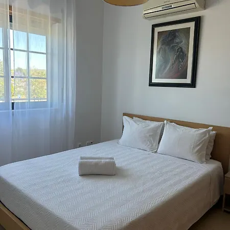 Pinhos Palmela Village - Piscina Temporariamente Fora Servico * Quinta do Anjo